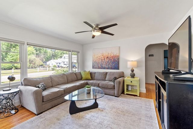 3 Chandler Rd, Wilmington, MA 01887