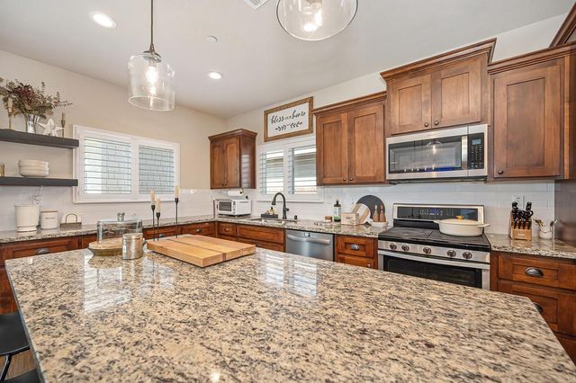 1706 Shakeley Ln, Ione, CA 95640