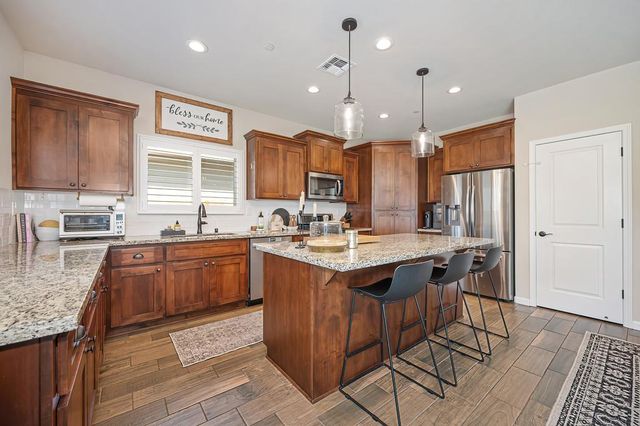 1706 Shakeley Ln, Ione, CA 95640