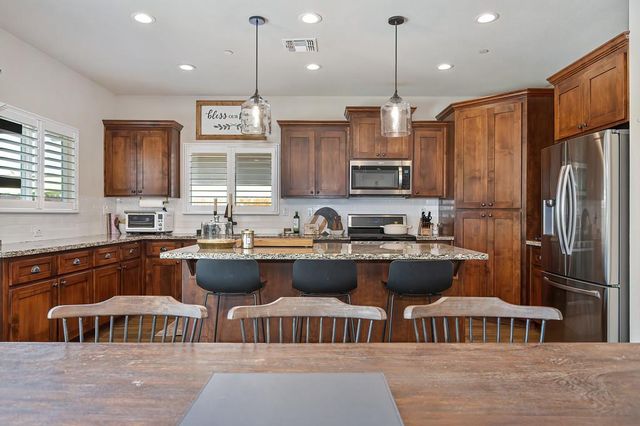 1706 Shakeley Ln, Ione, CA 95640