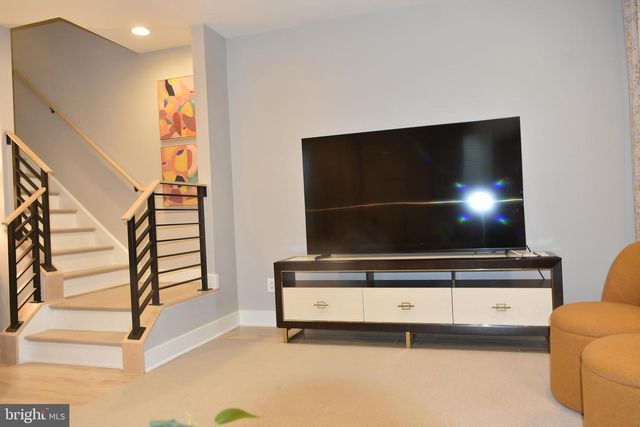 3166 ASCENT RD, Falls Church, VA 22042