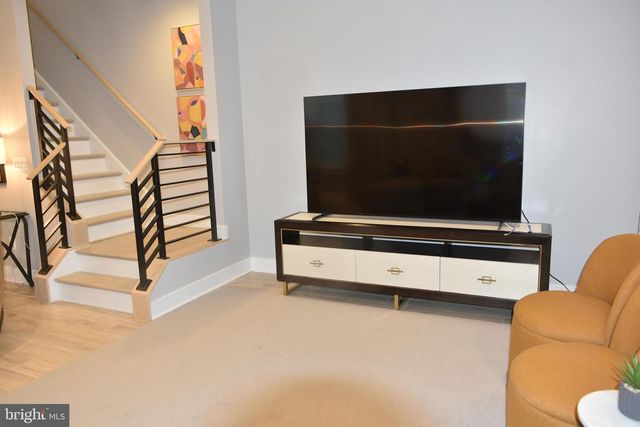 3166 ASCENT RD, Falls Church, VA 22042
