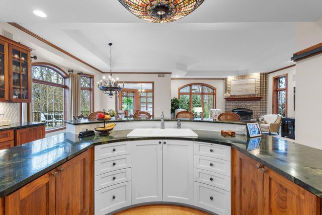 1935 E TELEMARK CIRCLE, Green Bay, WI 54313