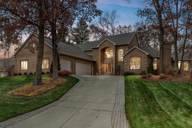 1935 E TELEMARK CIRCLE, Green Bay, WI 54313