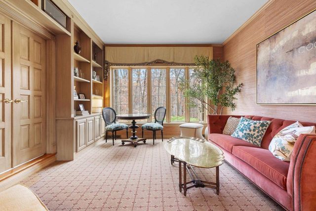 1935 E TELEMARK CIRCLE, Green Bay, WI 54313