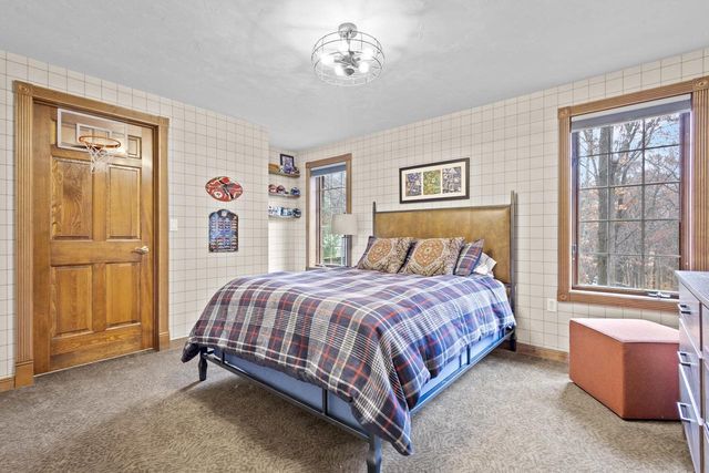 1935 E TELEMARK CIRCLE, Green Bay, WI 54313