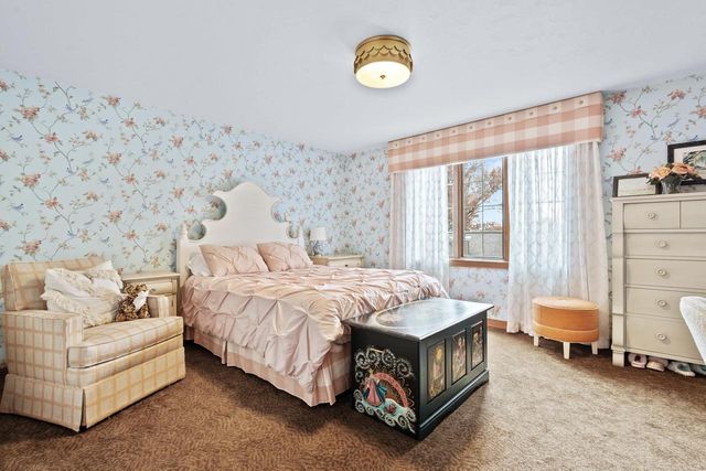 1935 E TELEMARK CIRCLE, Green Bay, WI 54313