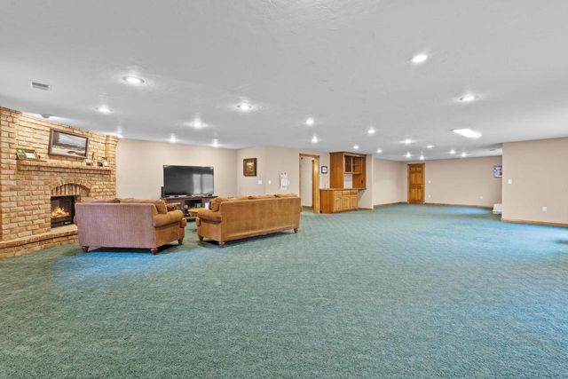 1935 E TELEMARK CIRCLE, Green Bay, WI 54313