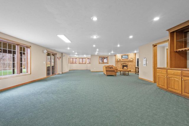 1935 E TELEMARK CIRCLE, Green Bay, WI 54313