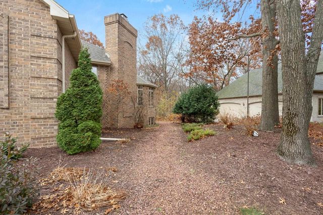 1935 E TELEMARK CIRCLE, Green Bay, WI 54313