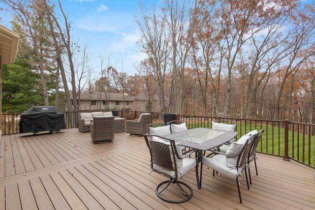 1935 E TELEMARK CIRCLE, Green Bay, WI 54313