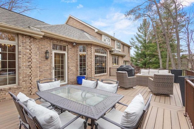 1935 E TELEMARK CIRCLE, Green Bay, WI 54313