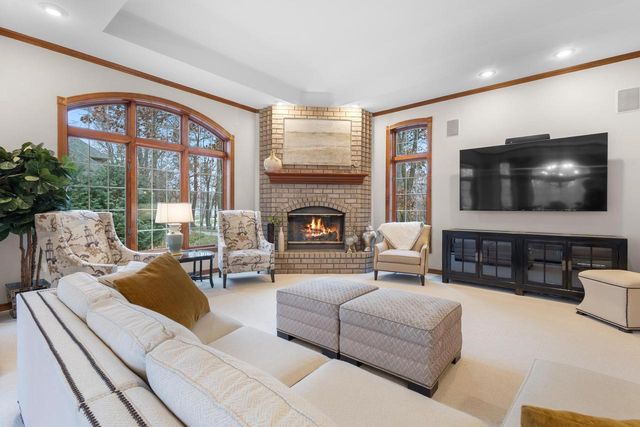 1935 E TELEMARK CIRCLE, Green Bay, WI 54313