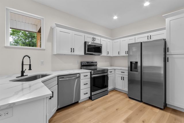 570 S Center Street, Spartanburg, SC 28301