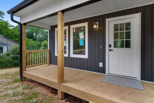 570 S Center Street, Spartanburg, SC 28301