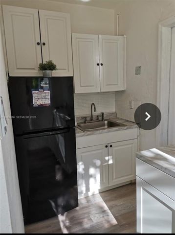 406 Foster Rd, Hallandale Beach, FL 33009