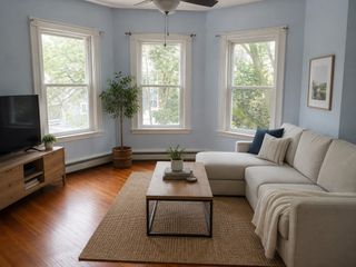 6 Adelaide Ter 2, Boston, MA 02130