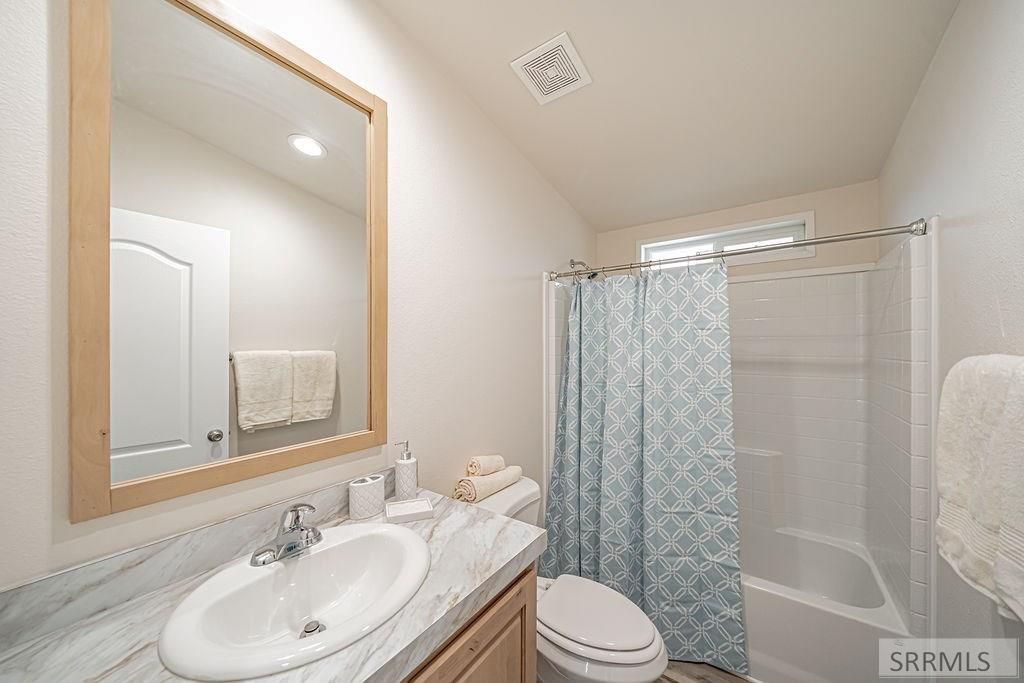 Image 29 of property listing at 960 Cottage Lane, Blackfoot, ID 83221