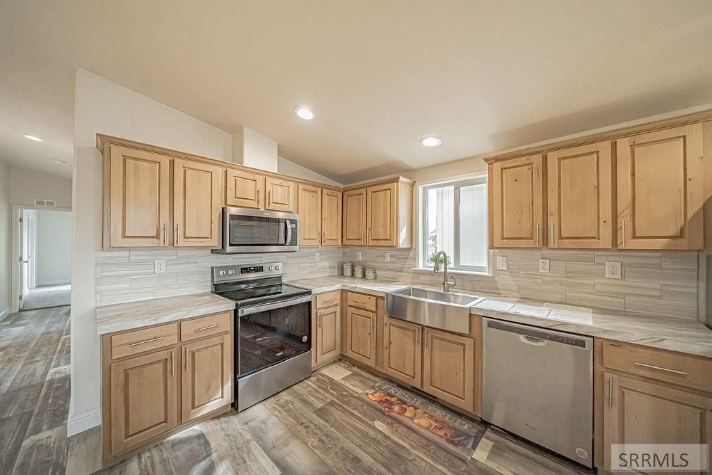 Image 9 of property listing at 960 Cottage Lane, Blackfoot, ID 83221