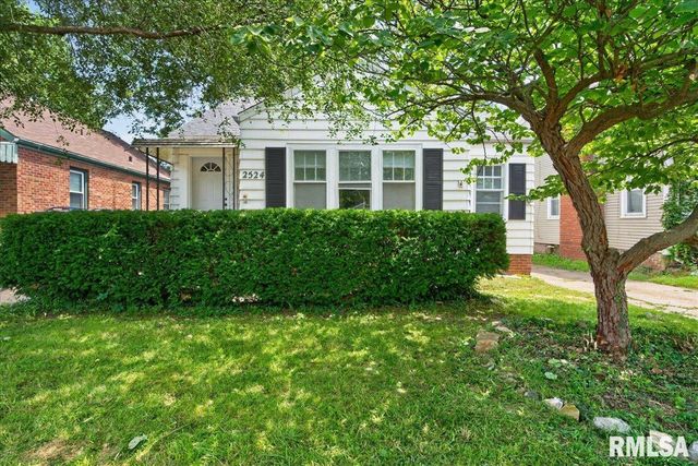 2524 S 6TH Street, Springfield, IL 62703