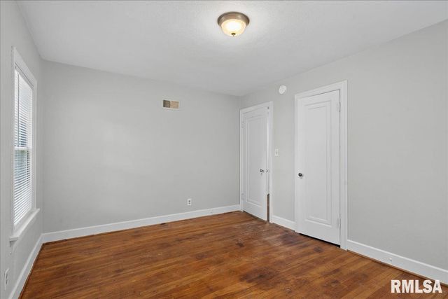 2524 S 6TH Street, Springfield, IL 62703