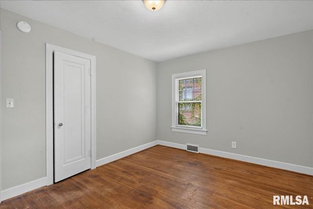 2524 S 6TH Street, Springfield, IL 62703