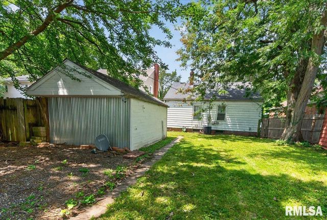 2524 S 6TH Street, Springfield, IL 62703