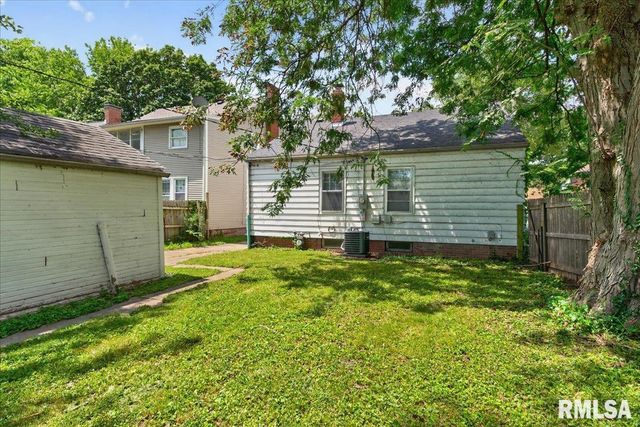 2524 S 6TH Street, Springfield, IL 62703