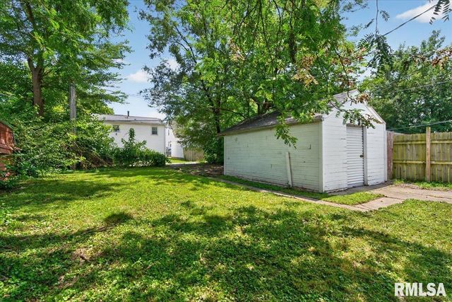 2524 S 6TH Street, Springfield, IL 62703