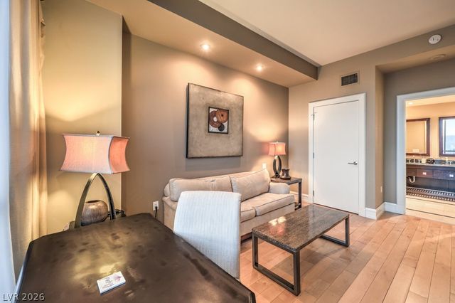 2700 Las Vegas Boulevard 4304, Las Vegas, NV 89109