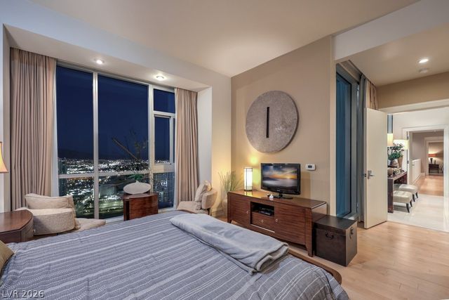 2700 Las Vegas Boulevard 4304, Las Vegas, NV 89109