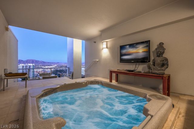 2700 Las Vegas Boulevard 4304, Las Vegas, NV 89109