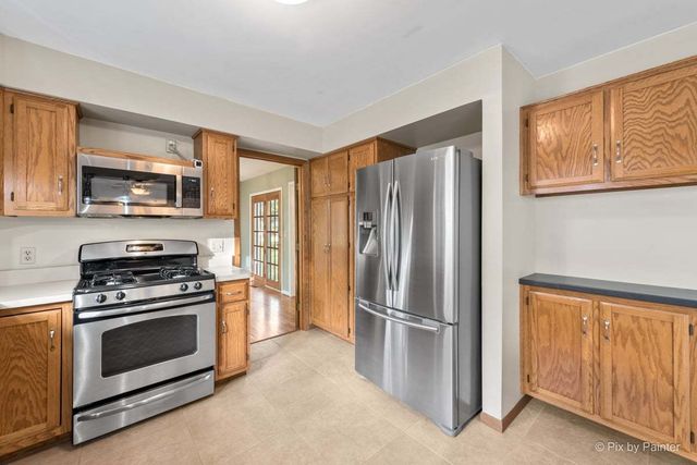 1045 Linda Lane, Lake Holiday, IL 60548