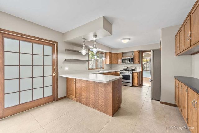 1045 Linda Lane, Lake Holiday, IL 60548