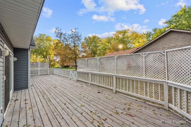 1045 Linda Lane, Lake Holiday, IL 60548
