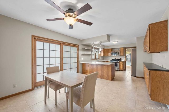 1045 Linda Lane, Lake Holiday, IL 60548