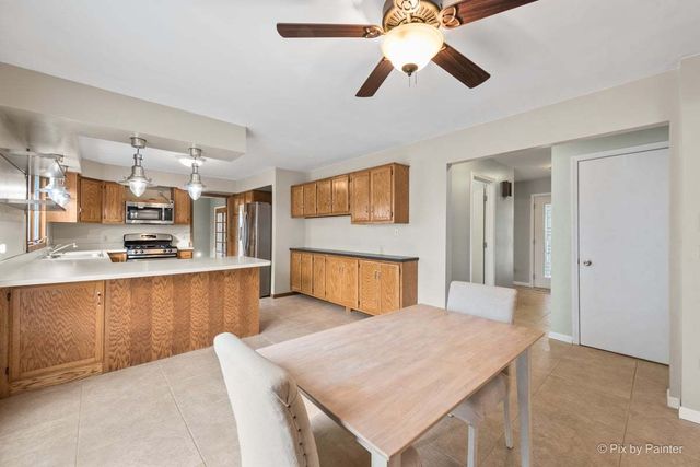 1045 Linda Lane, Lake Holiday, IL 60548