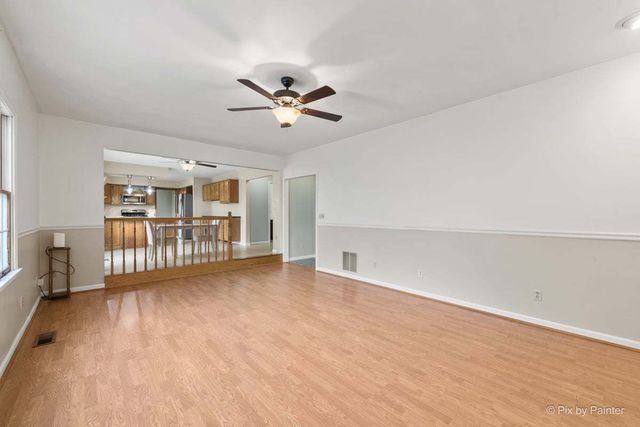 1045 Linda Lane, Lake Holiday, IL 60548