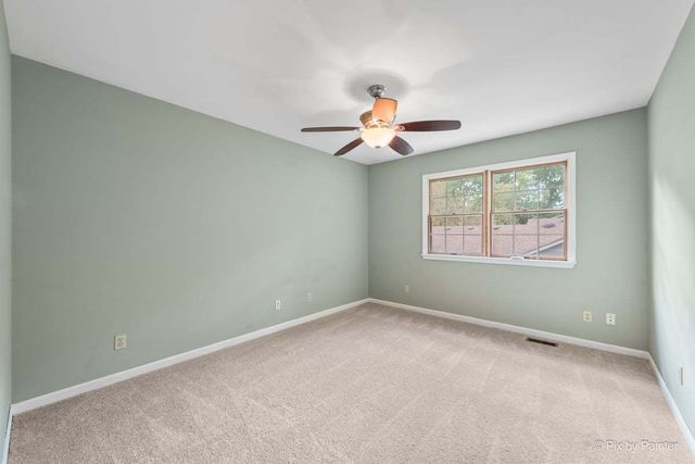 1045 Linda Lane, Lake Holiday, IL 60548