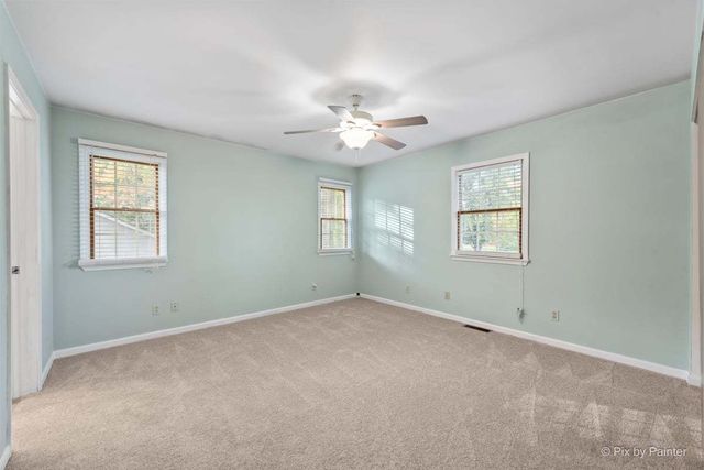 1045 Linda Lane, Lake Holiday, IL 60548