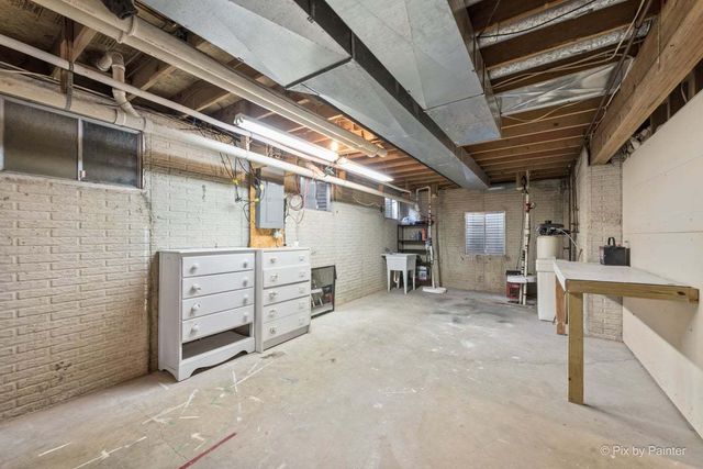 1045 Linda Lane, Lake Holiday, IL 60548