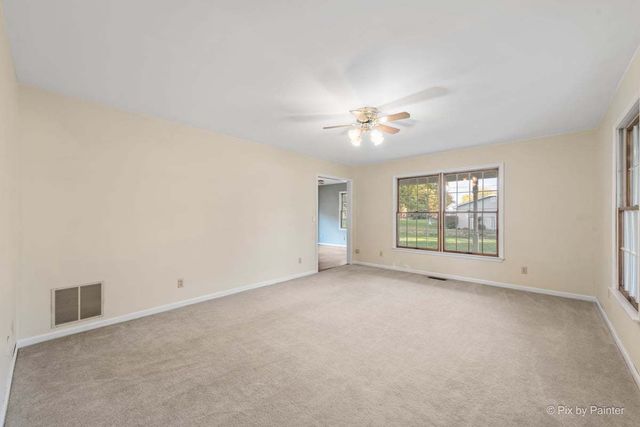 1045 Linda Lane, Lake Holiday, IL 60548