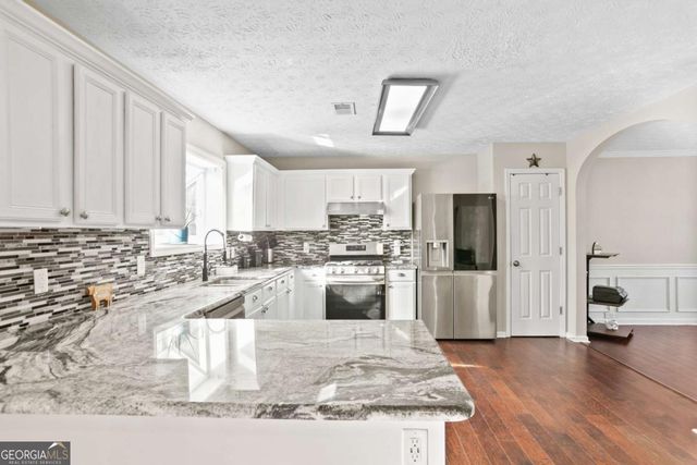 2828 Amhurst Way NW, Kennesaw, GA 30144