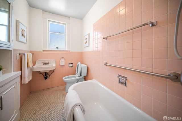 475 Ulloa Street, San Francisco, CA 94127