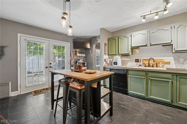 464 Stewart Avenue, Columbus, OH 43206