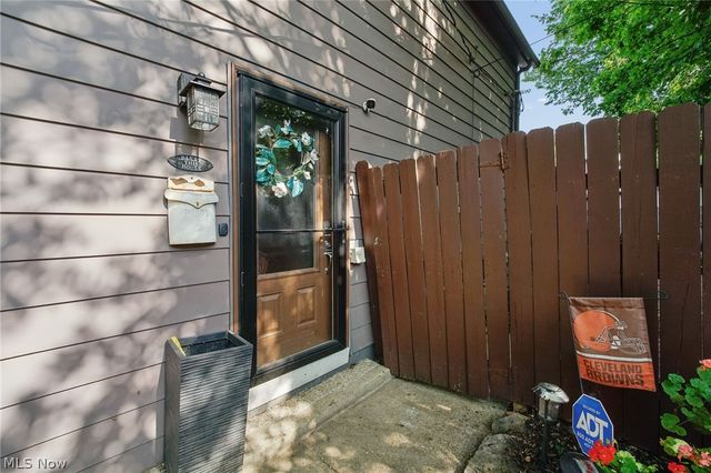 464 Stewart Avenue, Columbus, OH 43206