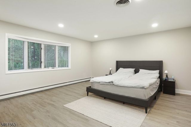 650 Riverside Dr, Cranford Twp., NJ 07016