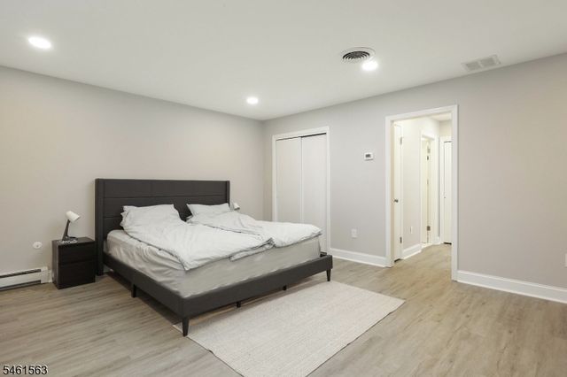 650 Riverside Dr, Cranford Twp., NJ 07016