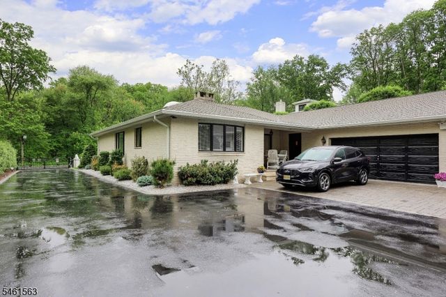 650 Riverside Dr, Cranford Twp., NJ 07016