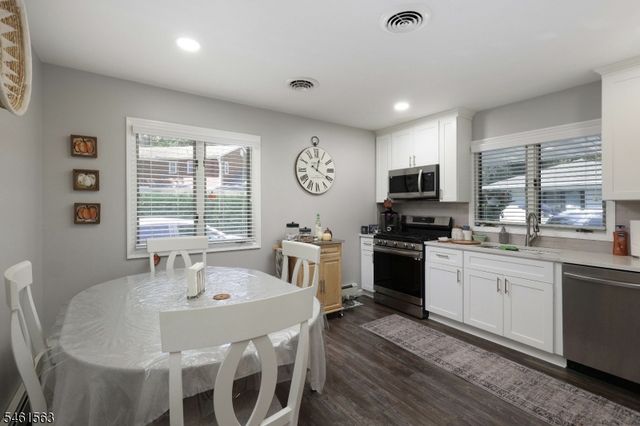 650 Riverside Dr, Cranford Twp., NJ 07016